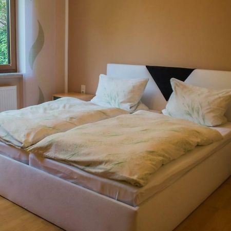 Zum Ehranger Wald 2A Apartment เทรียร์ ภายนอก รูปภาพ