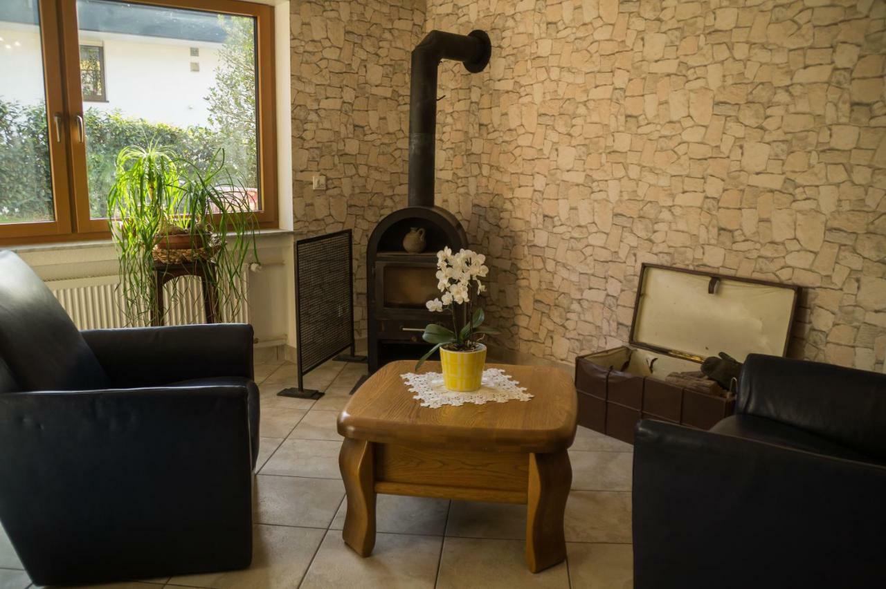 Zum Ehranger Wald 2A Apartment เทรียร์ ภายนอก รูปภาพ